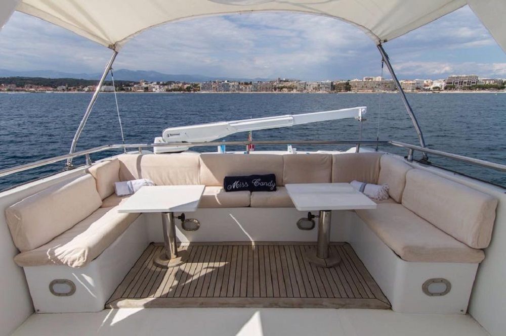 MISS CANDY - Crewed Motor Yacht - Flybridge