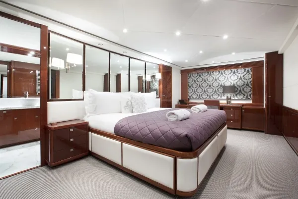 MOLLY MALONE Princess 95 Luxury Motoryacht Main Cabin