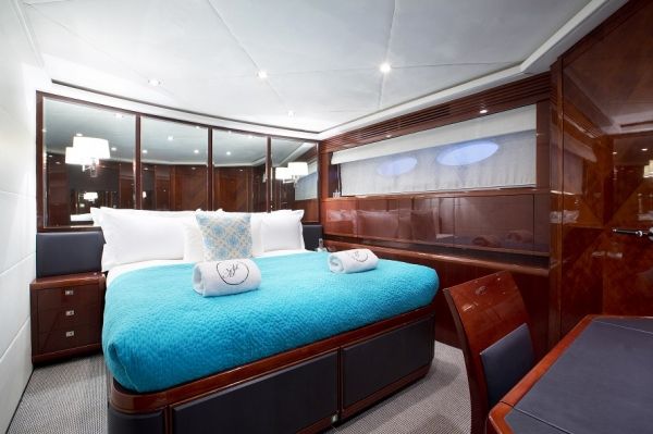 MOLLY MALONE Princess 95 Luxury Motoryacht VIP Cabin