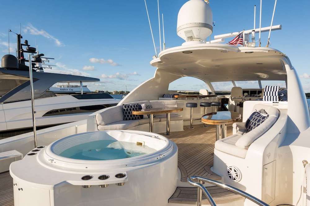 MONEY FOR NOTHING Lazzara 115 Jacuzzi