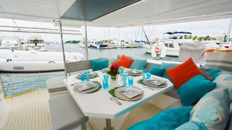 aft deck dining