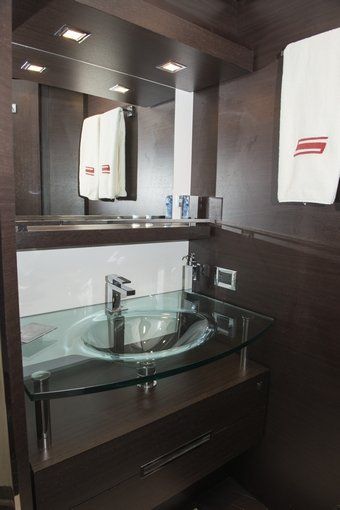 MR LOUIS Azimut 86s Luxury Motoryacht Bathroom