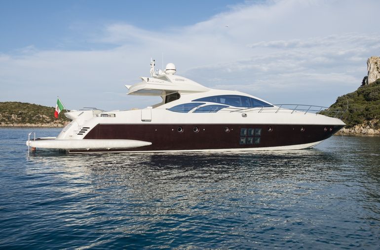MR LOUIS Azimut 86s Luxury Motoryacht