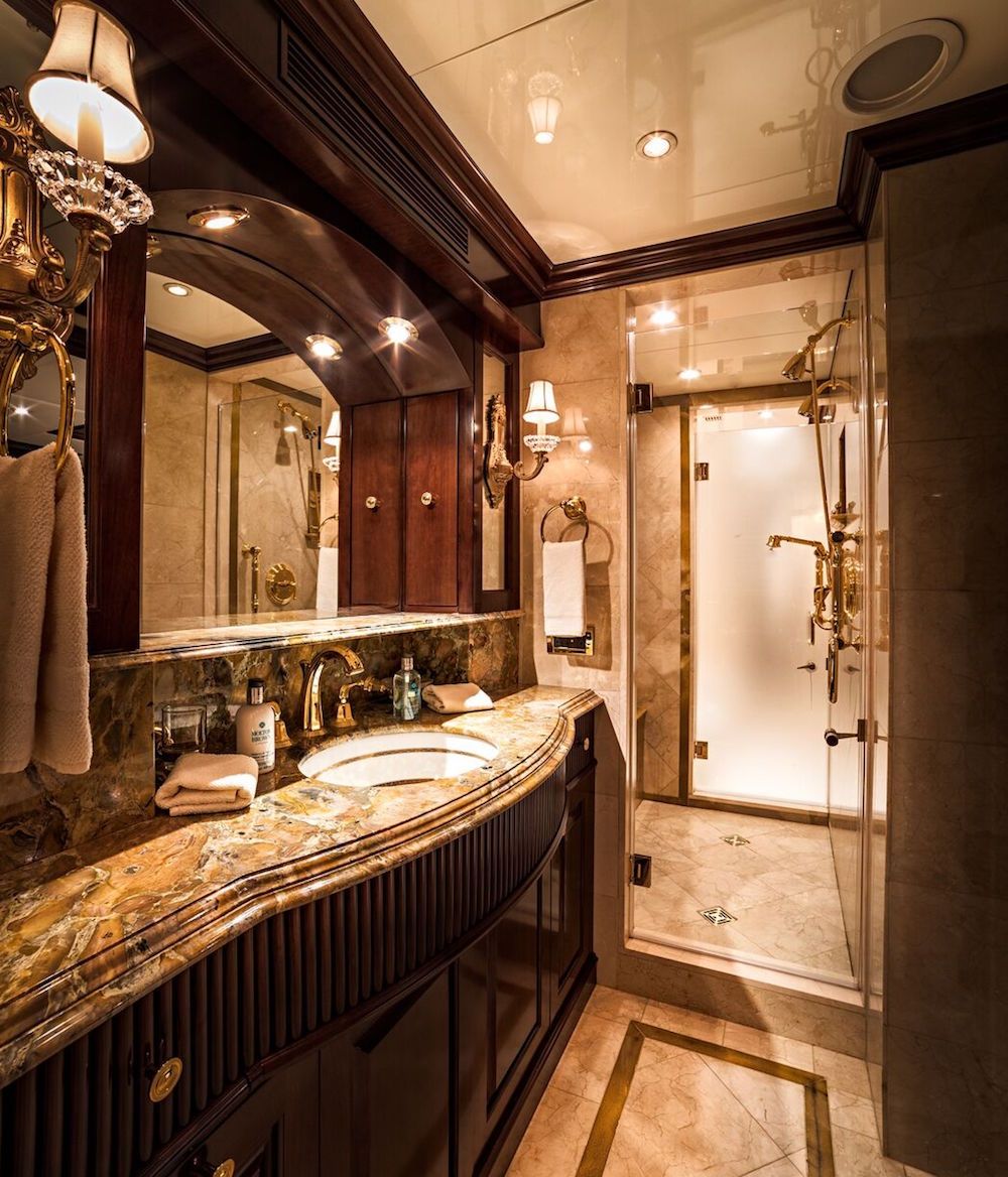 MUSTIQUE - Trinity Yachts 180