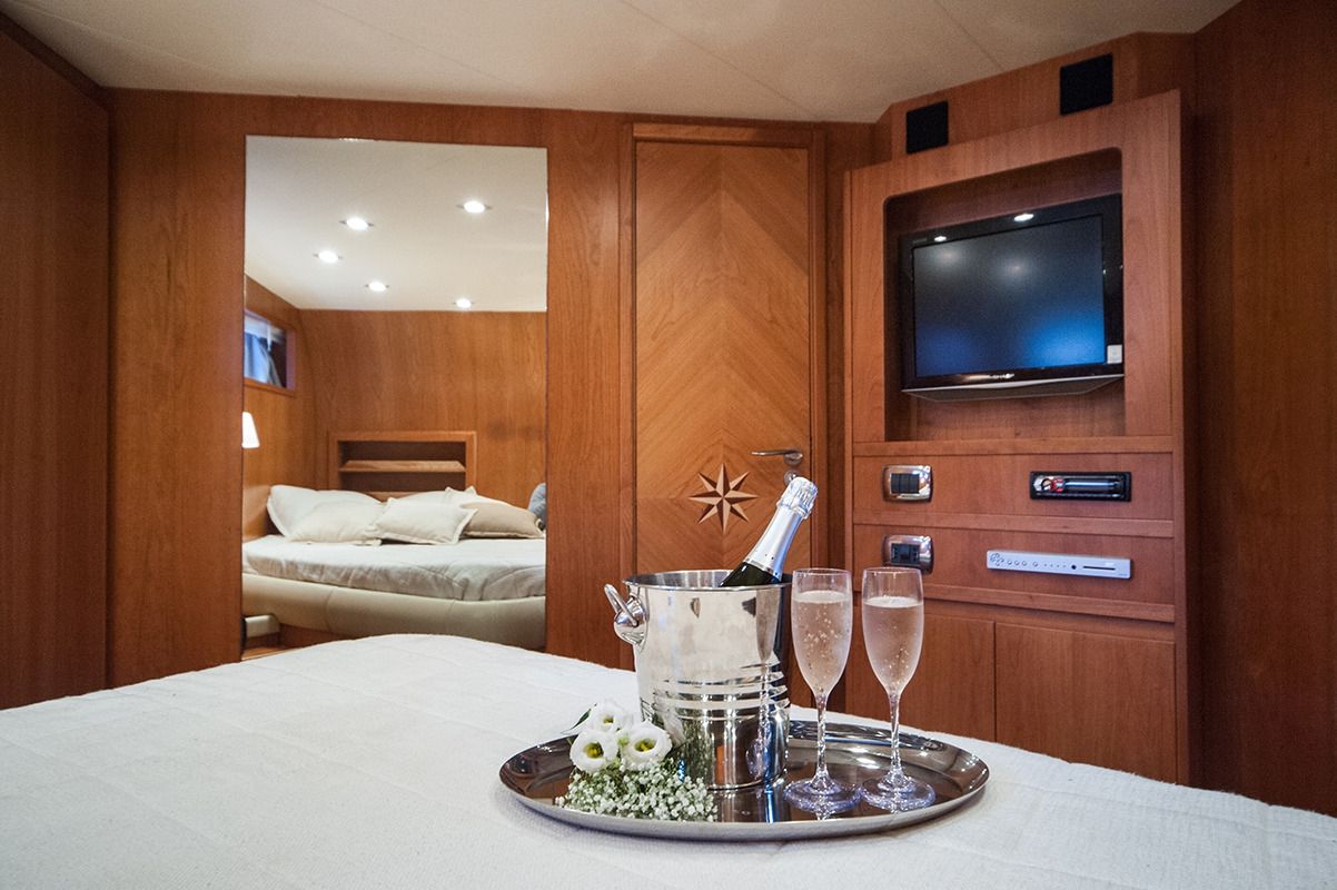 NADAZERO Raffaelli 22m Motoryacht VIP Cabin
