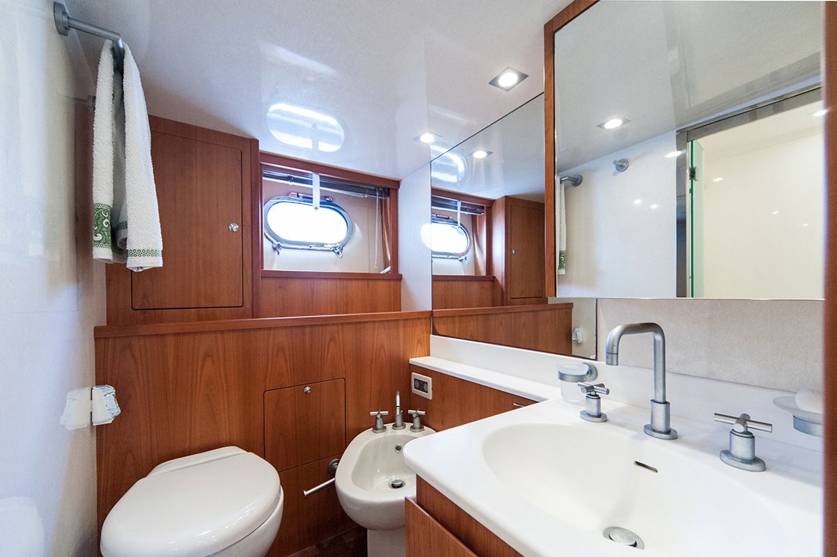 NADAZERO Raffaelli 22m Motoryacht Bathroom