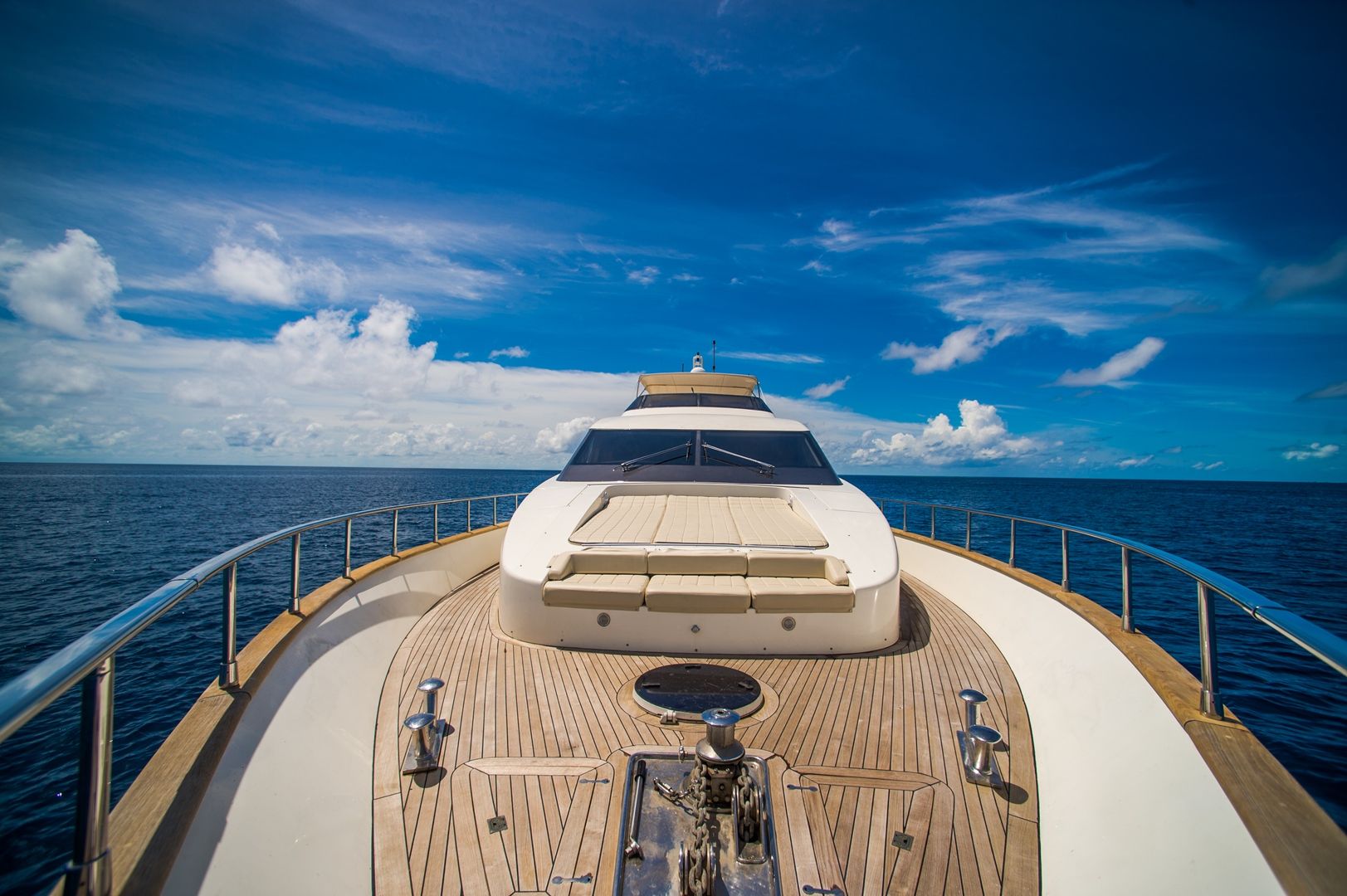 NAWAIMAA Foredeck