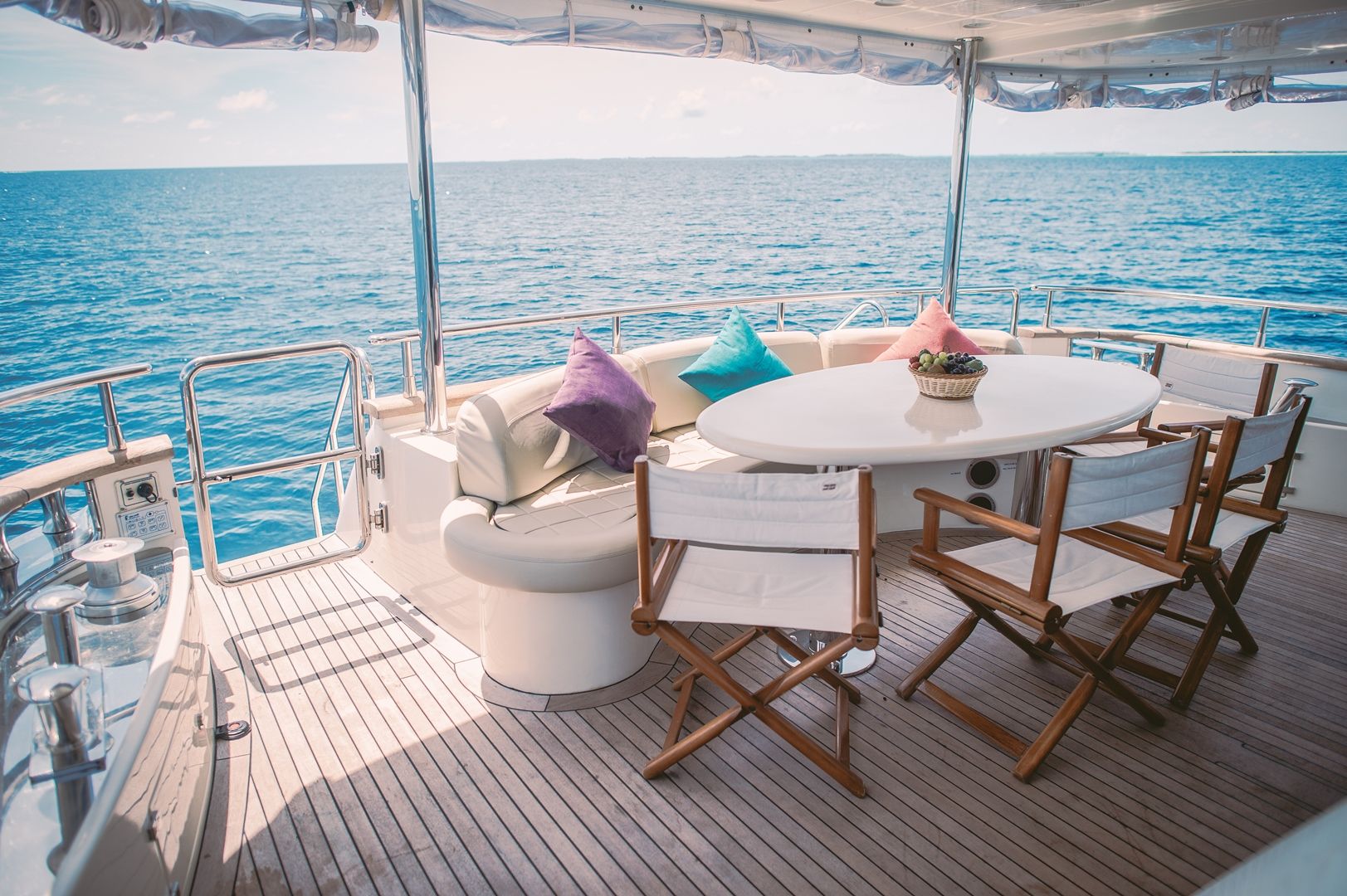 NAWAIMAA Aft Deck Dining