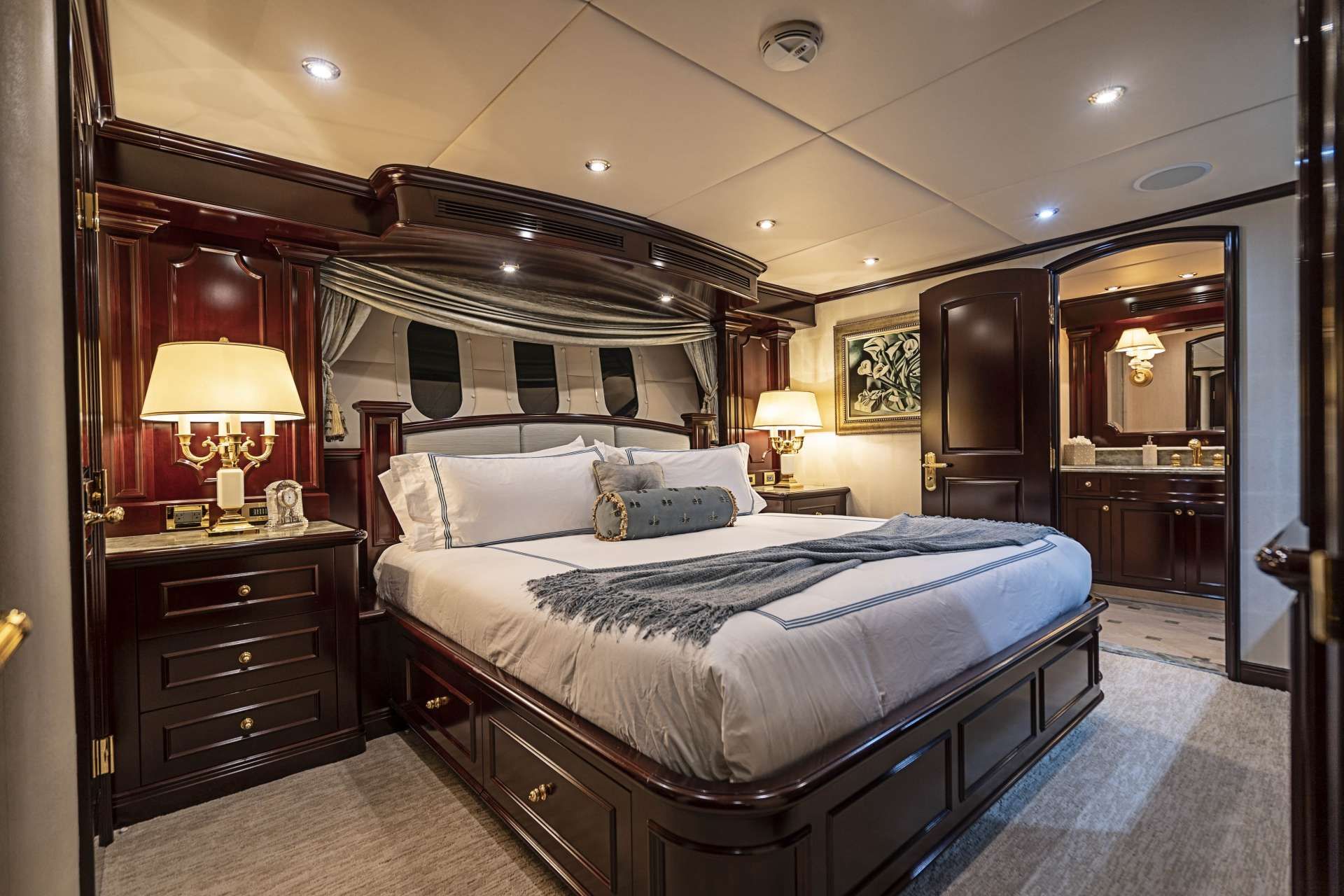 NEVER ENOUGH King Cabin