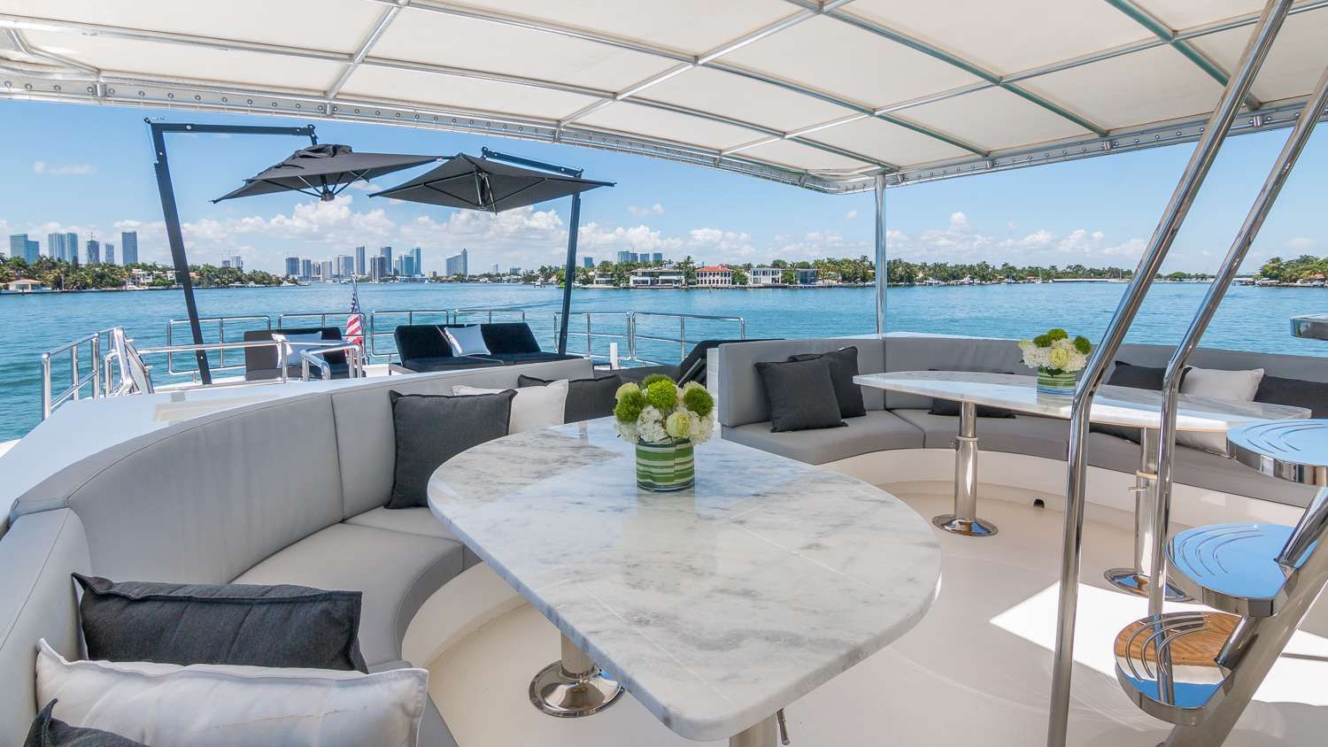 Miami Day Charter Yacht NIRVANA HORIZON 103