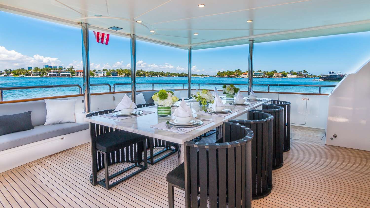 Miami Day Charter Yacht NIRVANA HORIZON 103