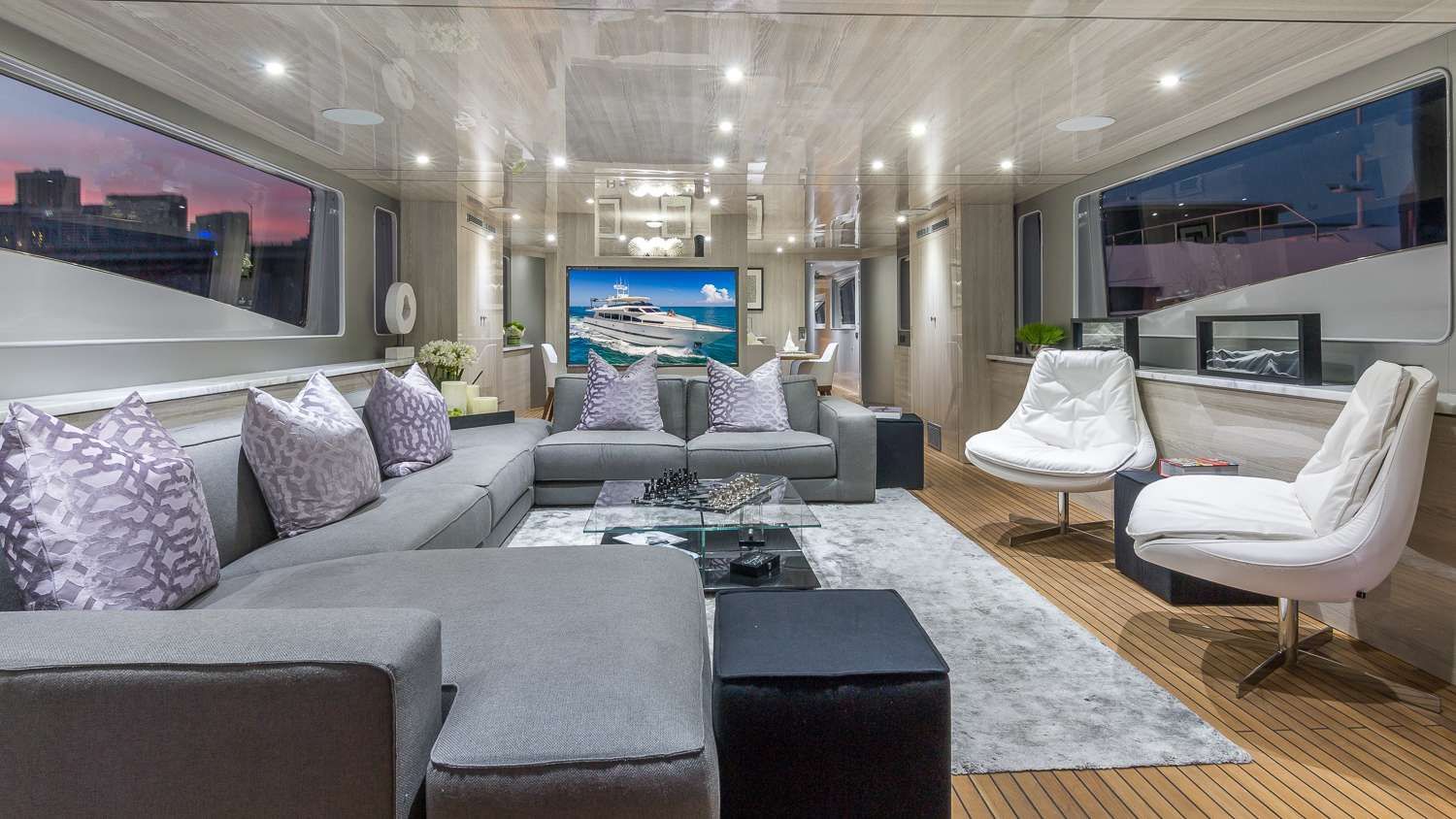 Miami Day Charter Yacht NIRVANA HORIZON 103