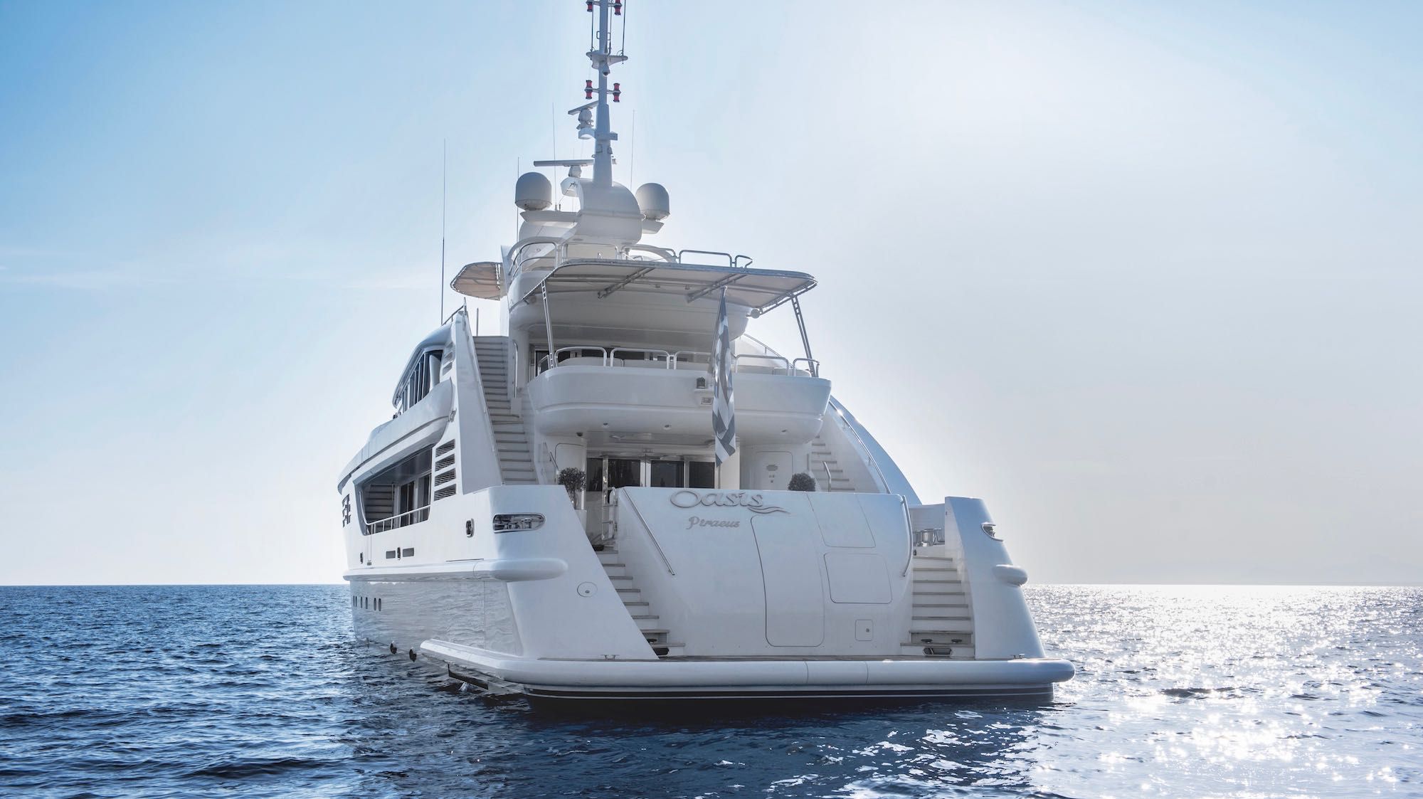 ISA Motor Yacht OASIS Stern