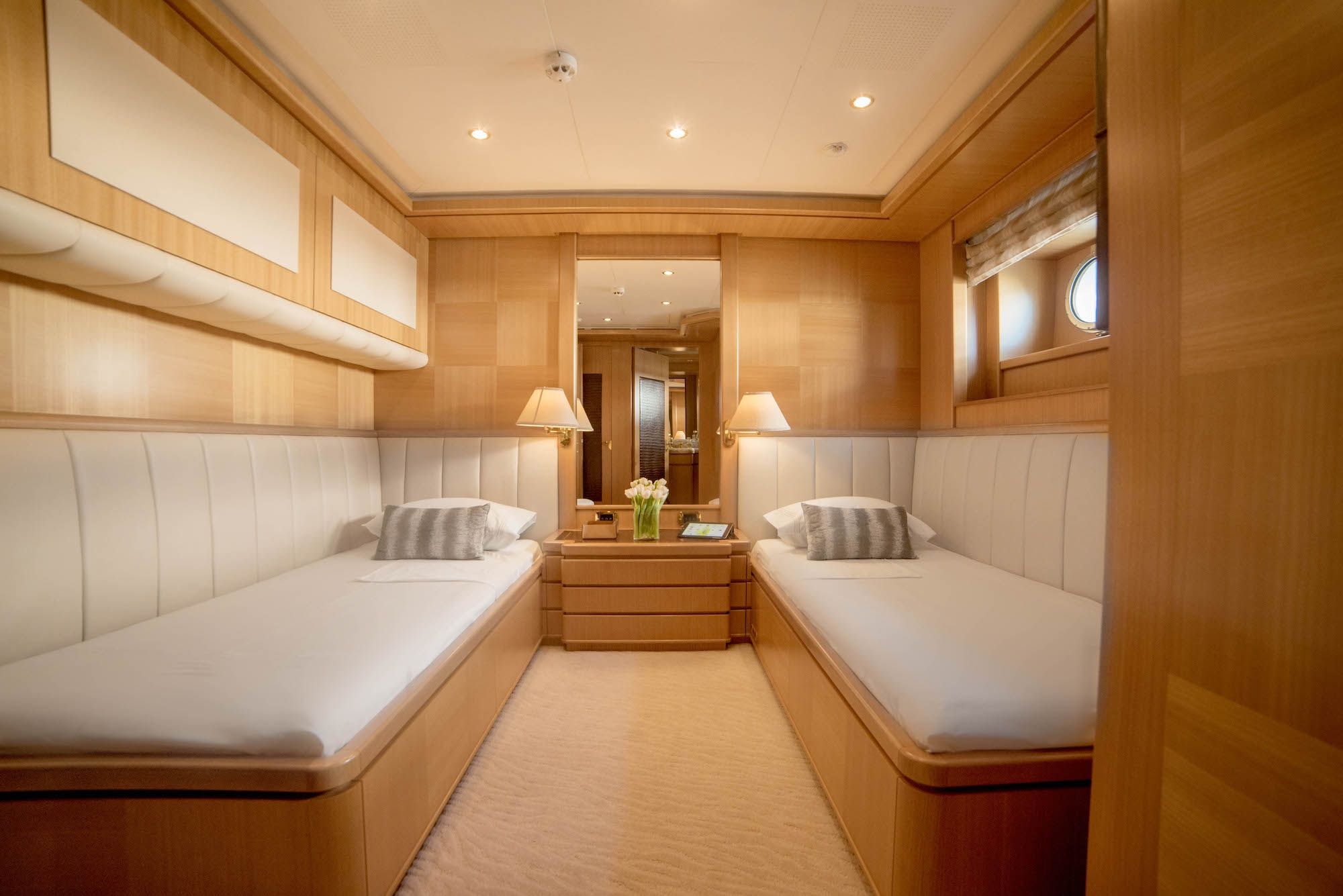 ISA Motor Yacht OASIS Twin