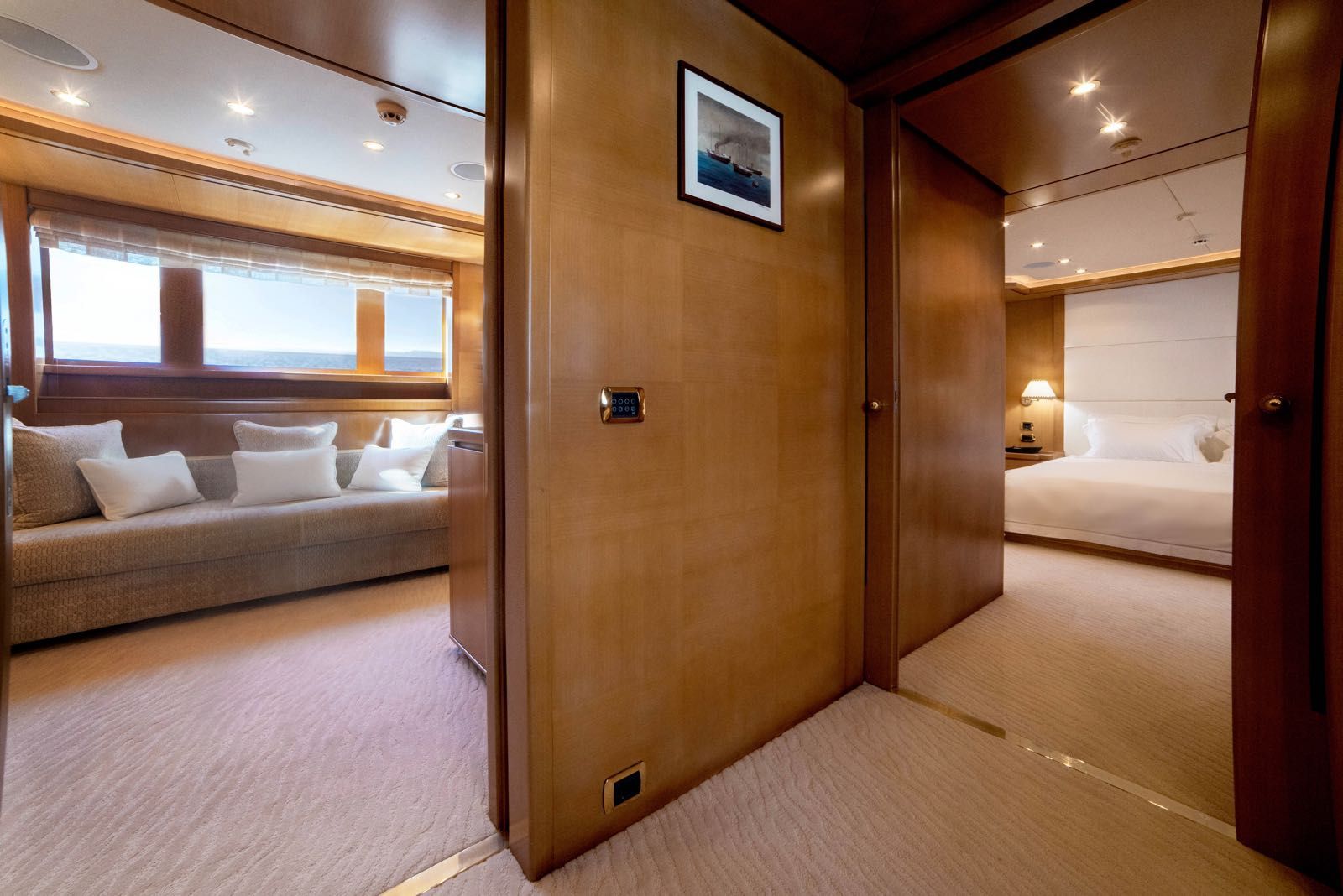 ISA Motor Yacht OASIS Owners