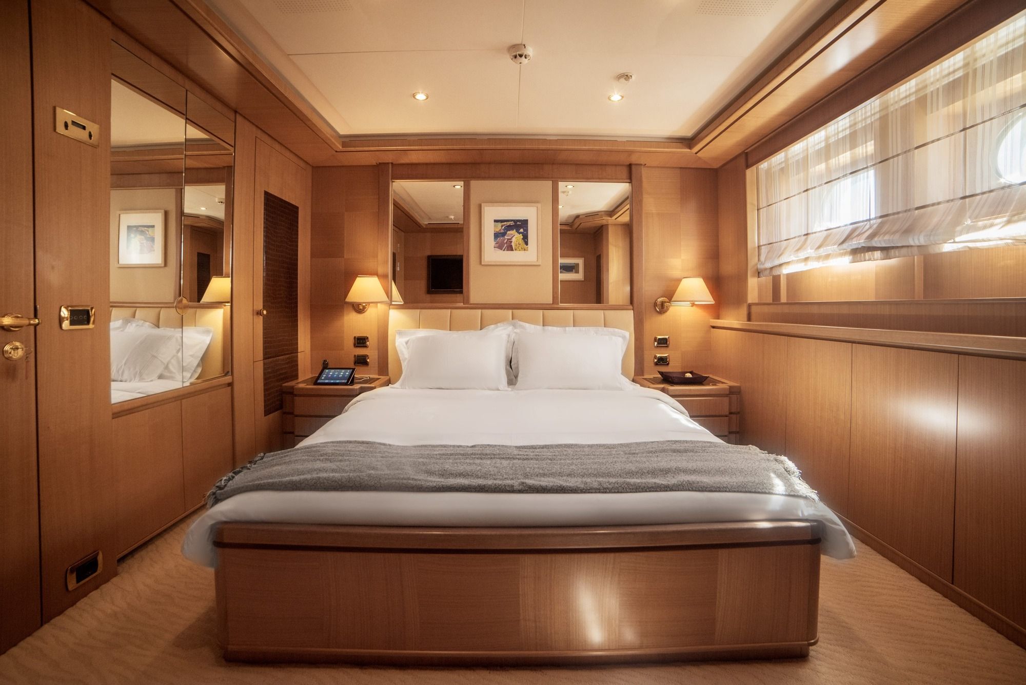 ISA Motor Yacht OASIS Double