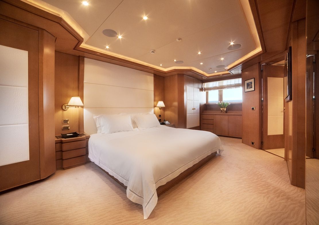 ISA Motor Yacht OASIS Master Suite