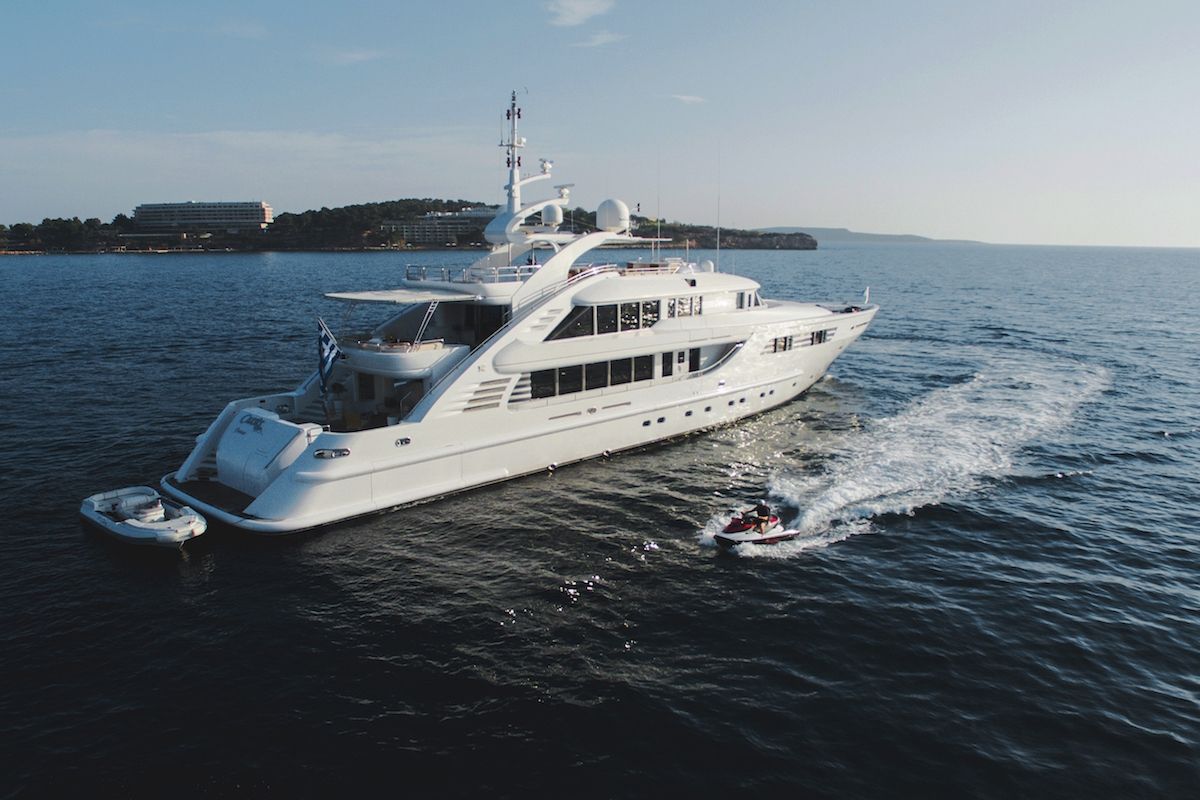 ISA Motor Yacht OASIS Water Toys
