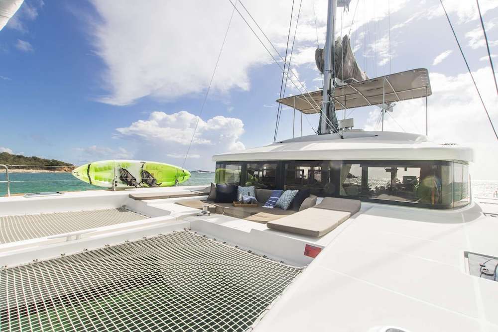 OCELOT Lagoon 52 Bow