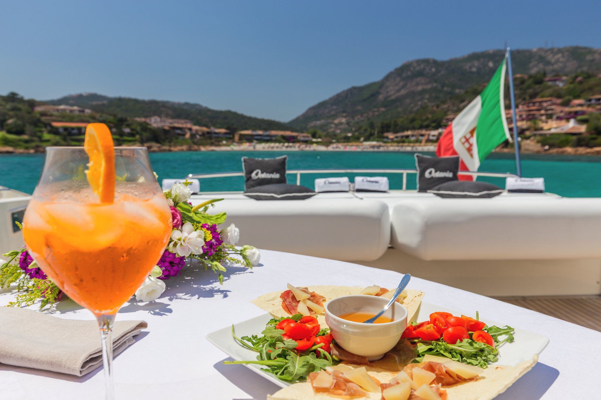 OCTAVIA Sunseeker Predator 83 Luxury Motoryacht Al Fresco