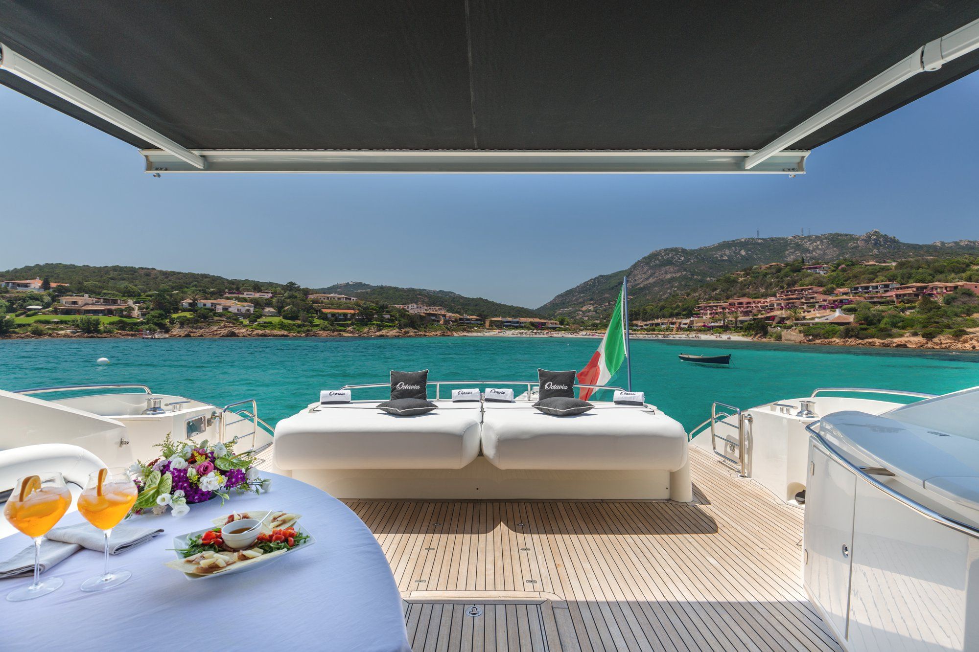 OCTAVIA Sunseeker Predator 83 Luxury Motoryacht Aft Deck