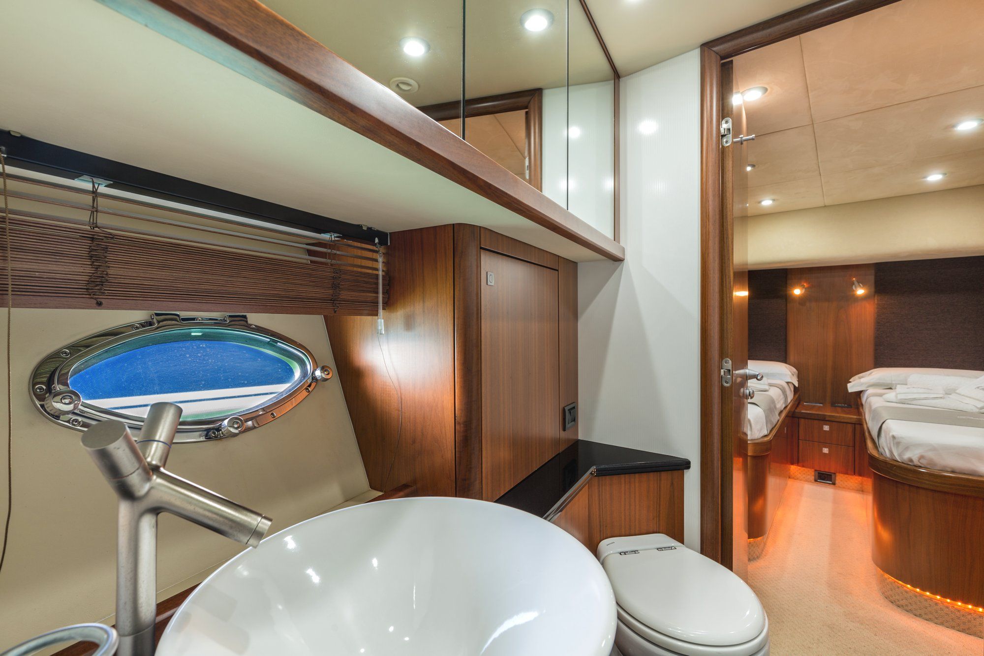OCTAVIA Sunseeker Predator 83 Luxury Motoryacht Ensuite