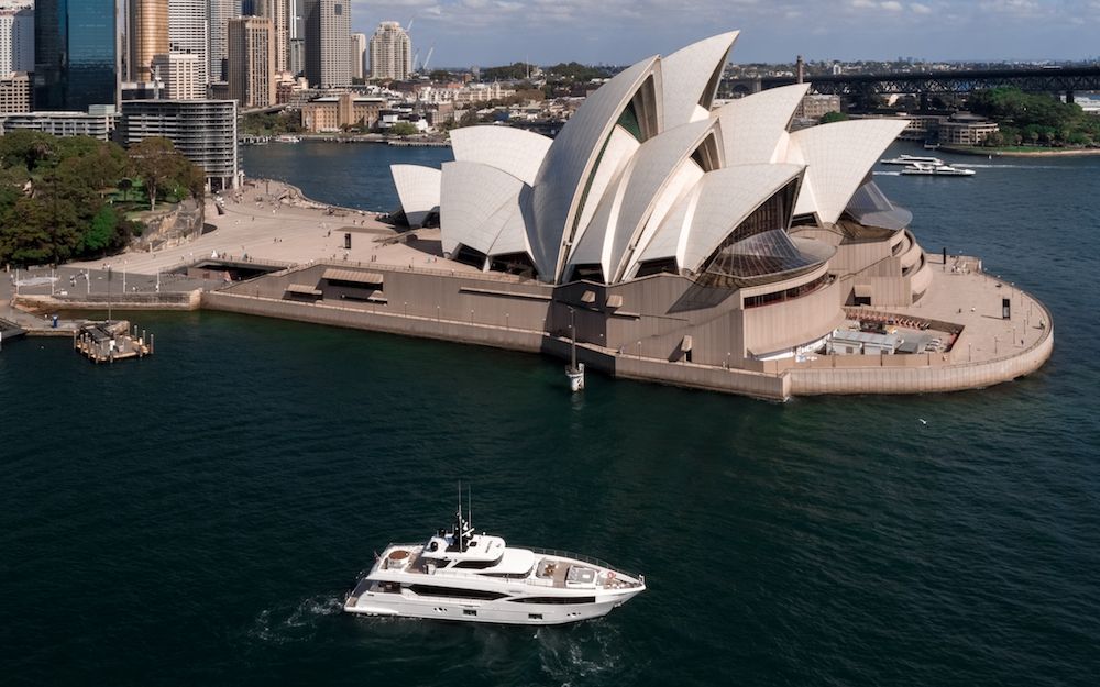 ONEWORLD - Gulf Craft 32m