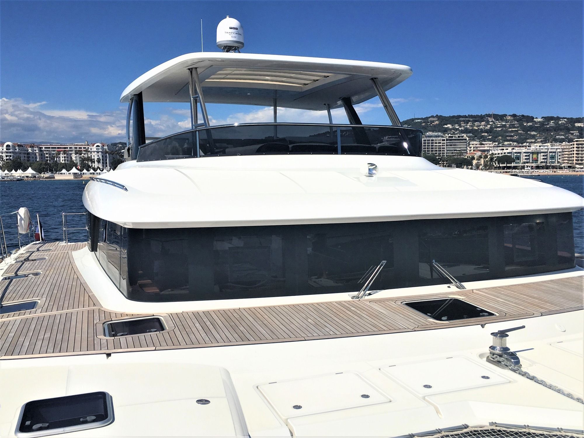 ORYX Lagoon 64 Bow