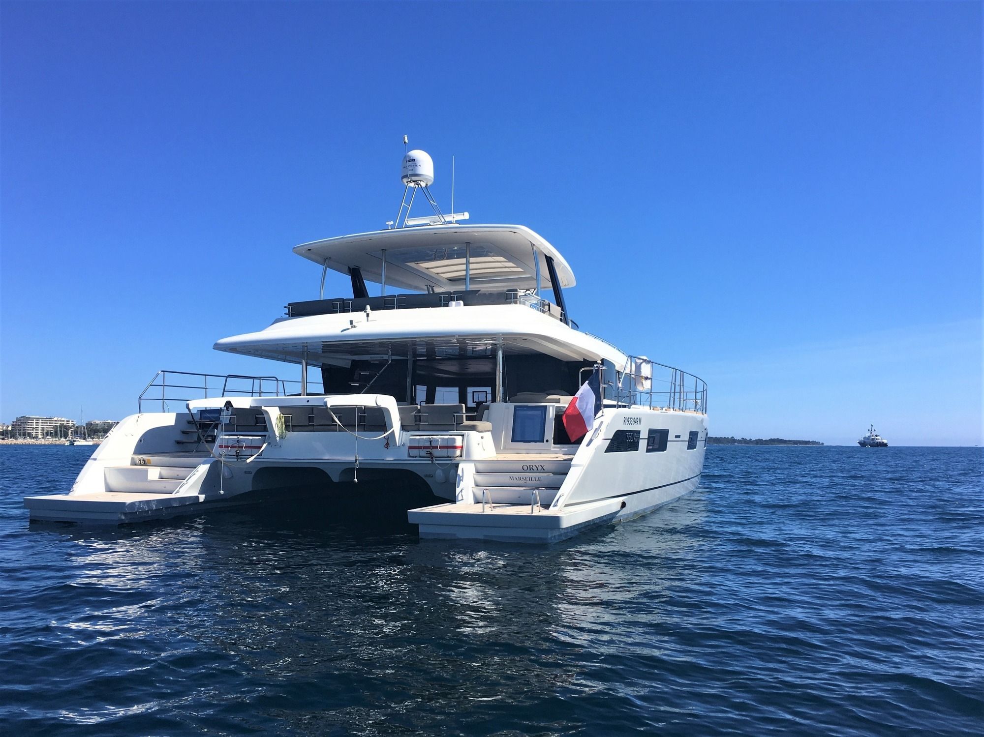 ORYX Lagoon 64