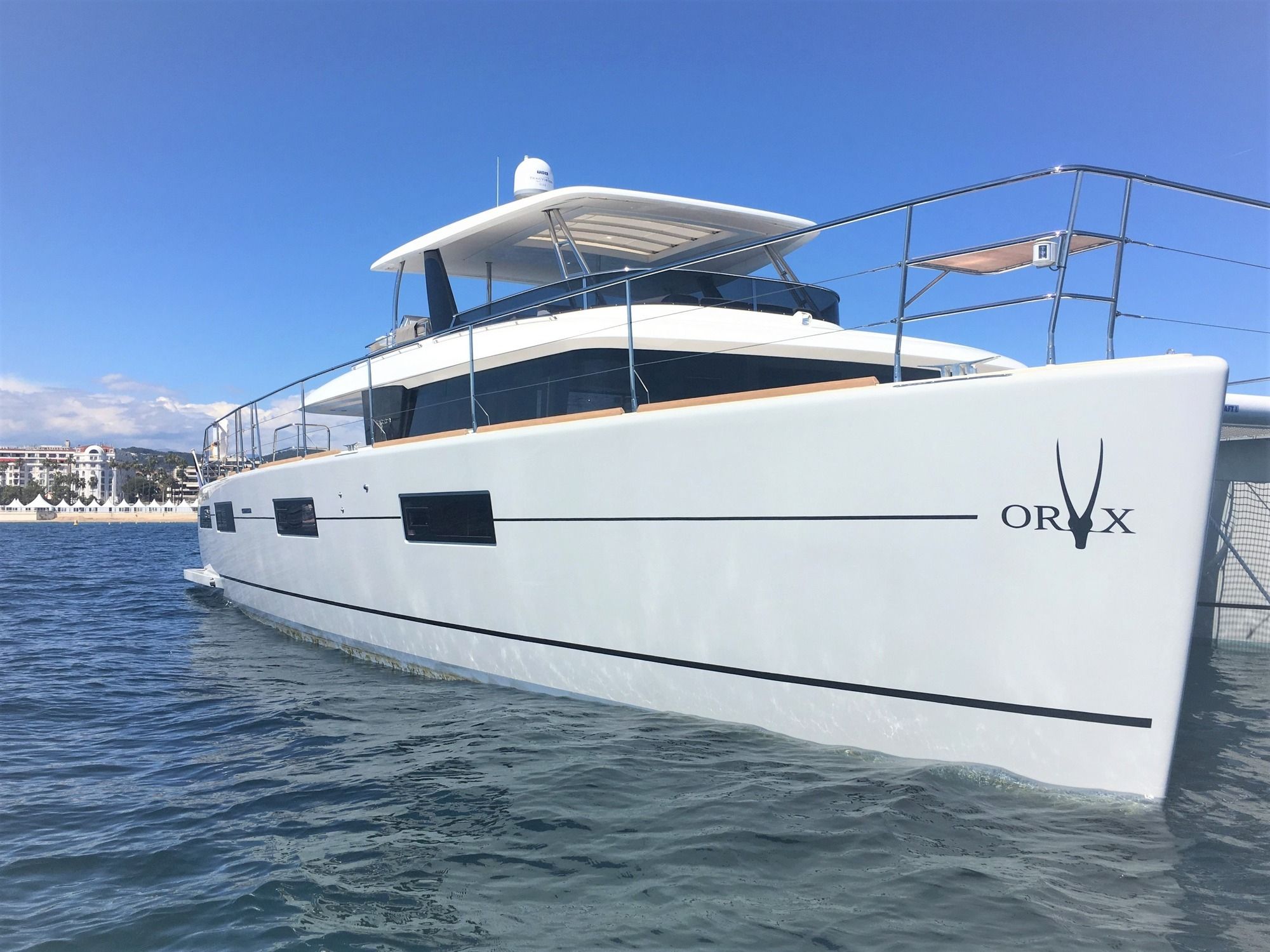 ORYX Lagoon 64