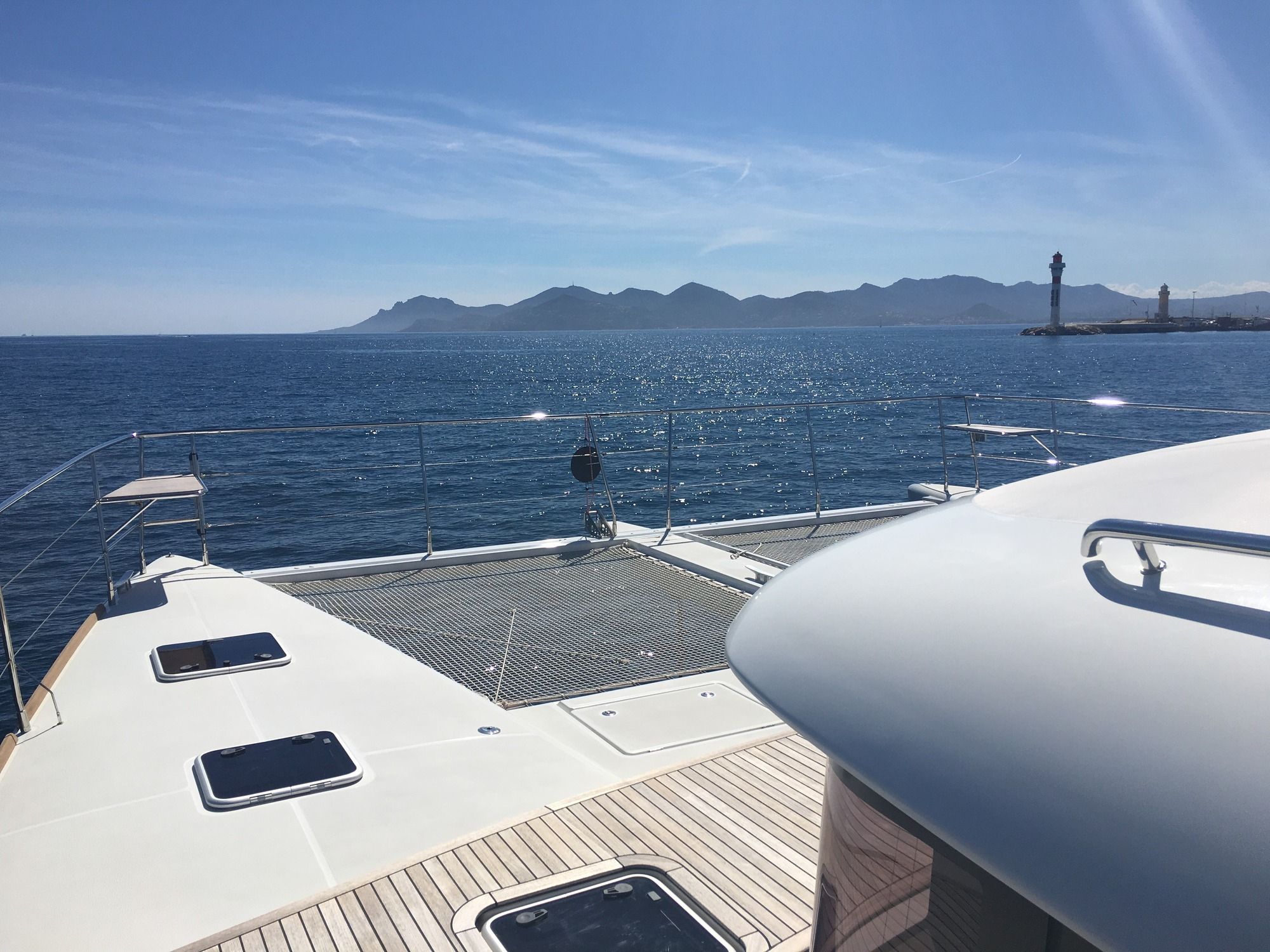ORYX Lagoon 64 Bow