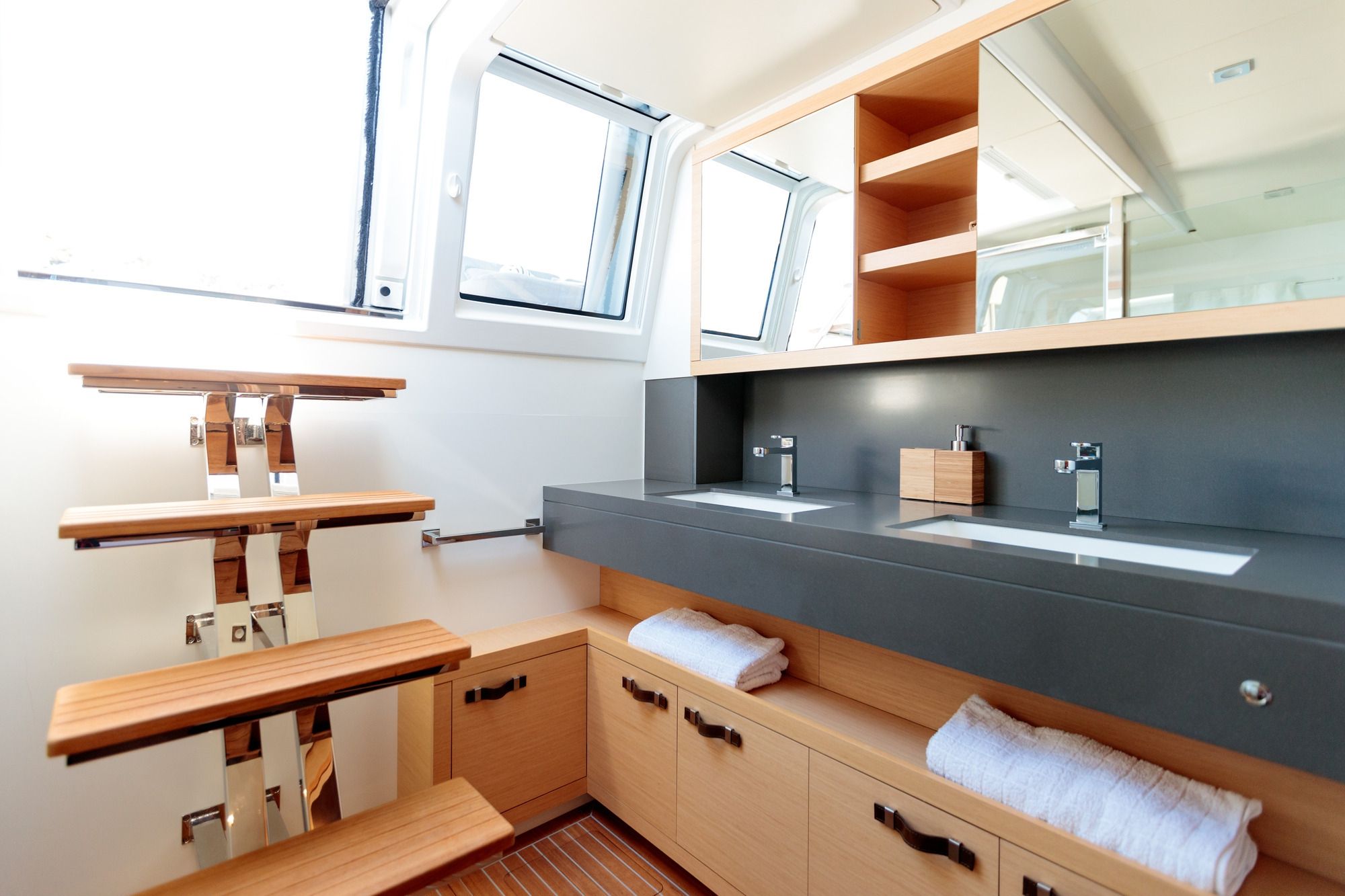 ORYX Lagoon 64 Bathroom