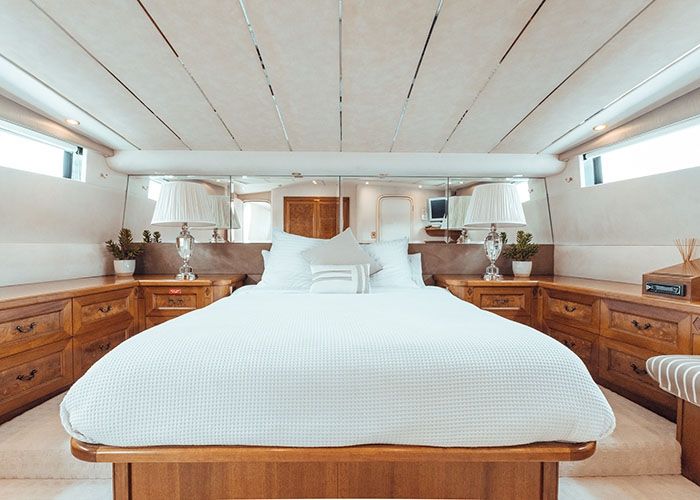 MY Oscar II - Master Cabin