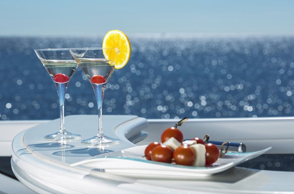 PARIS A - Cocktails on Deck