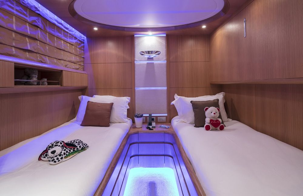 PARIS A - Twin Cabin