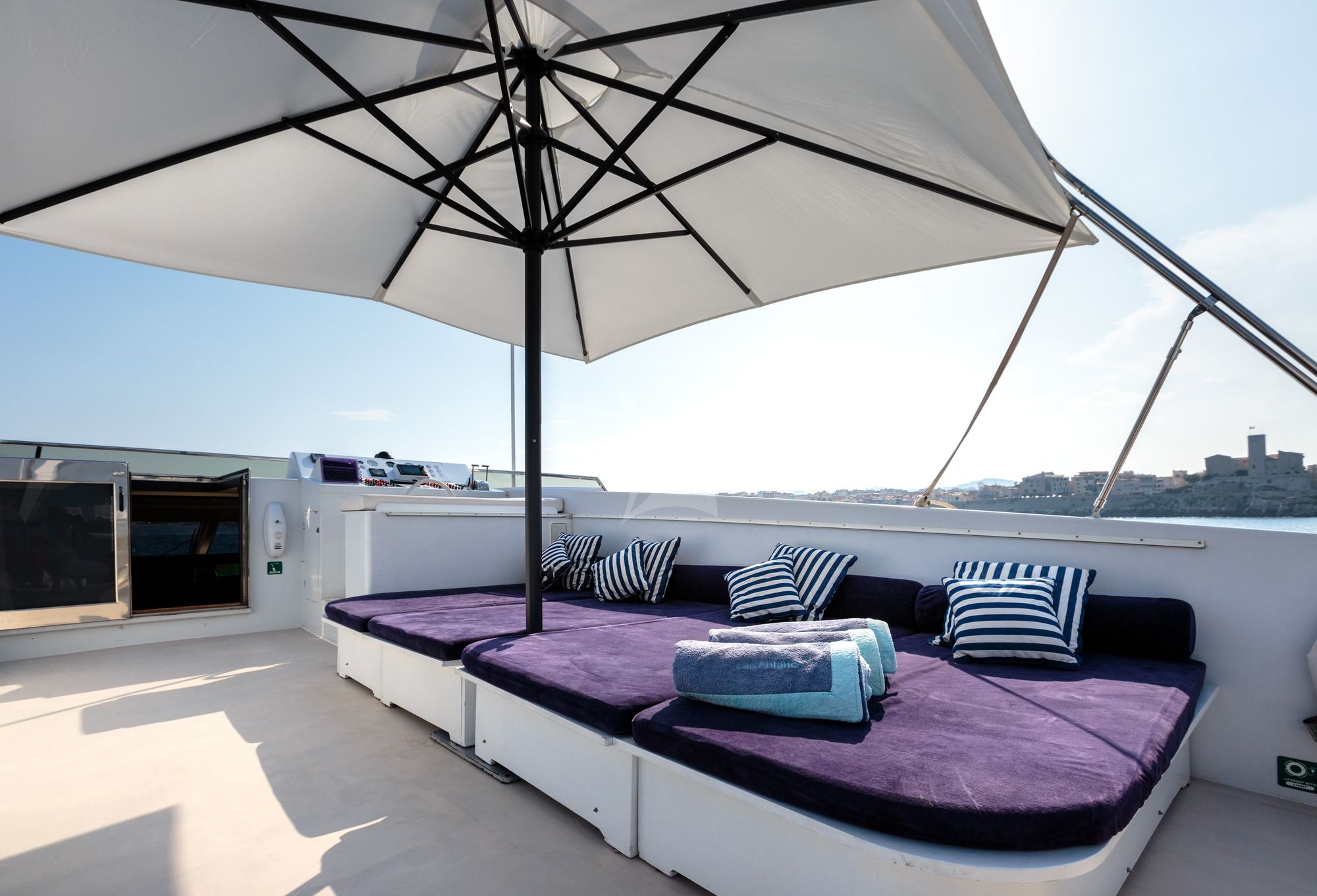 Flybridge sunpad