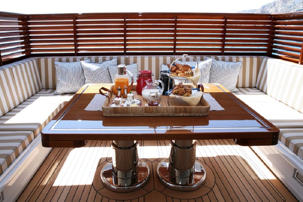 Upper lounge Deck