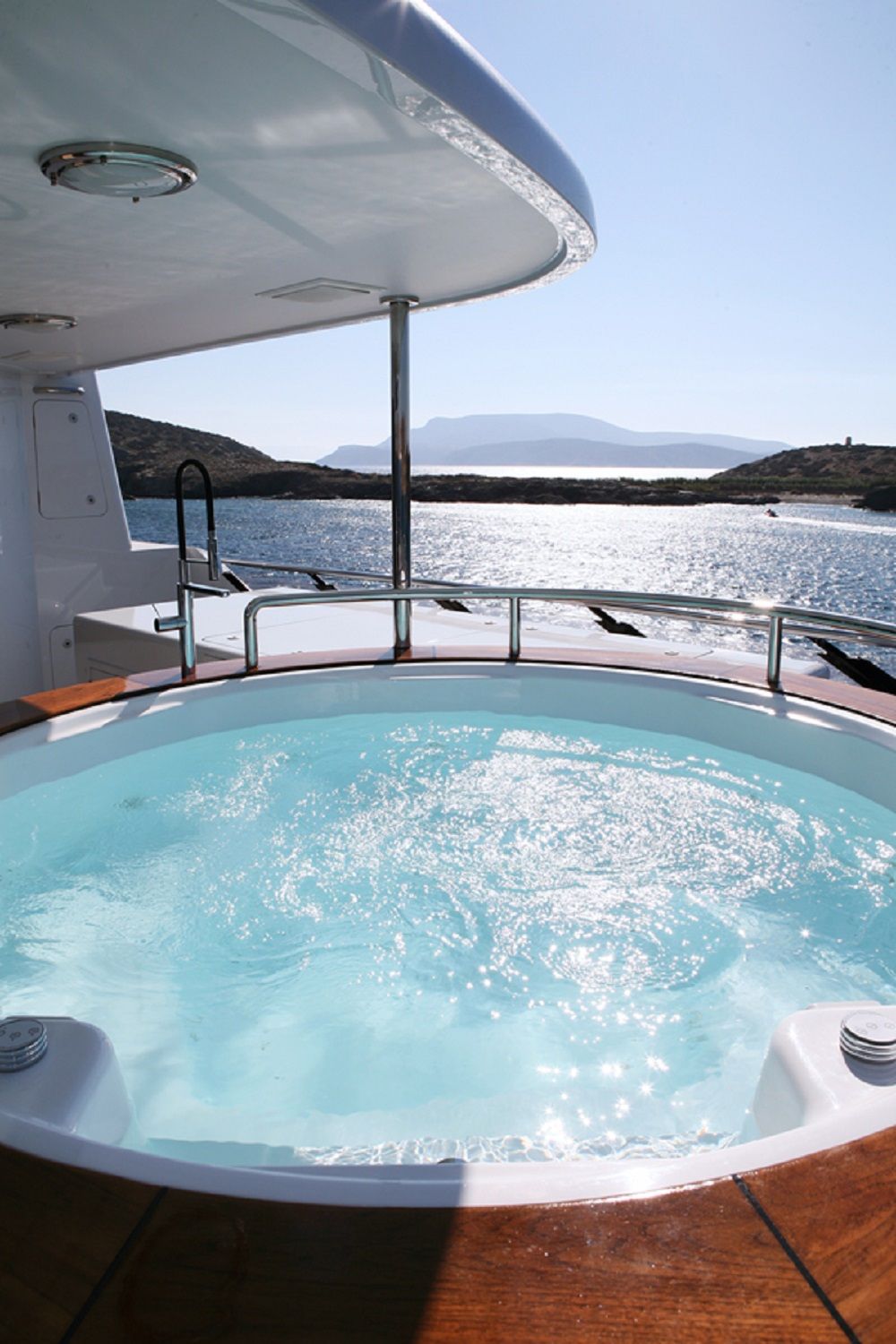 Jacuzzi Sundeck