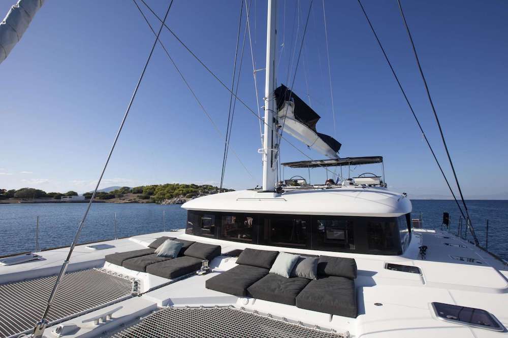 PHANTOM Lagoon 620 Bow