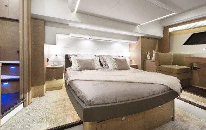 Prestige 560 Fly - Day Charter