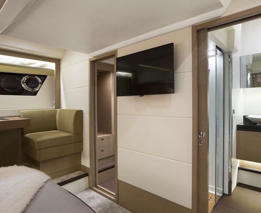 Prestige 560 Fly - Day Charter