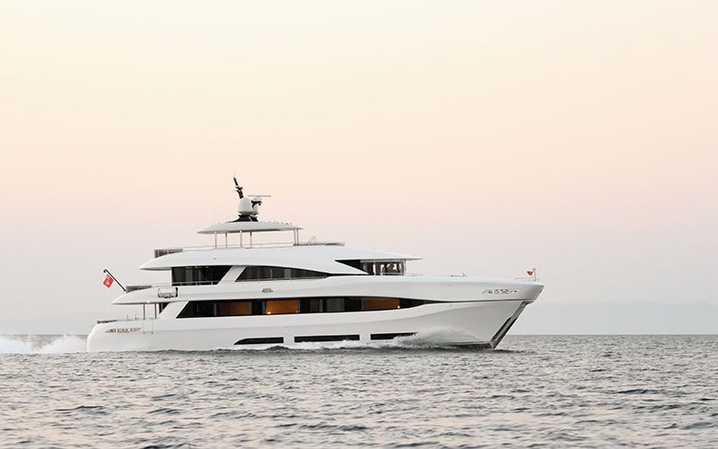 QUARANTA Curvelle 34m Luxury Superyacht Running