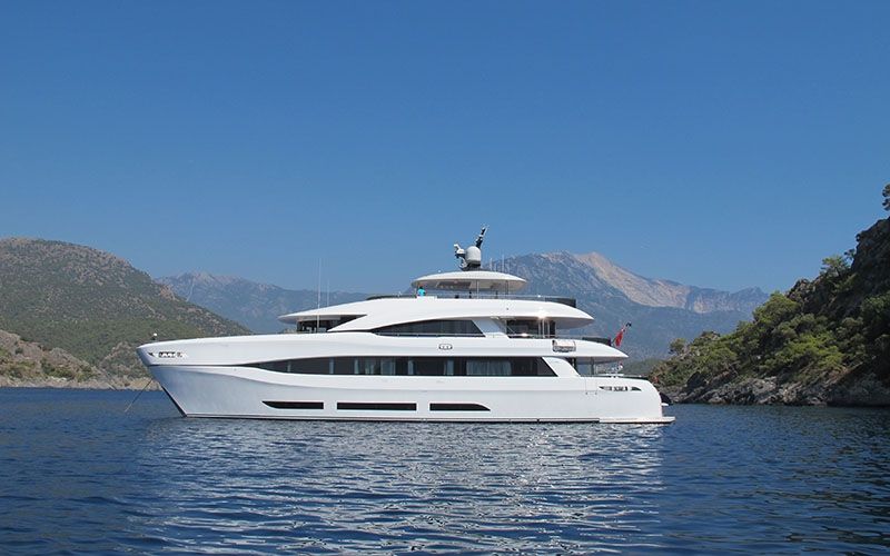 QUARANTA Curvelle 34m Luxury Superyacht Floating Palace