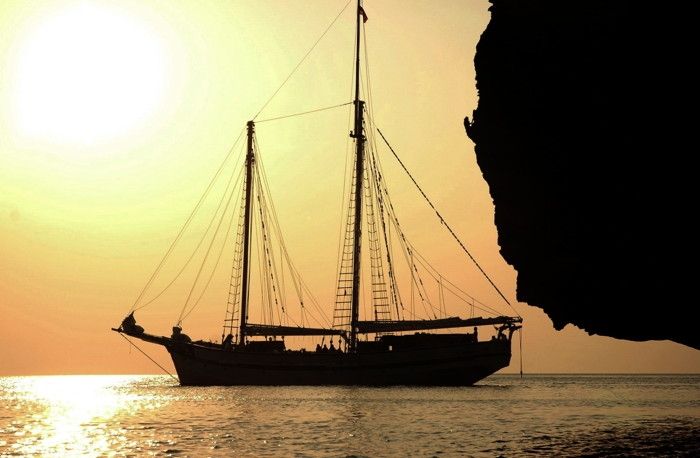 raja_laut_sunset
