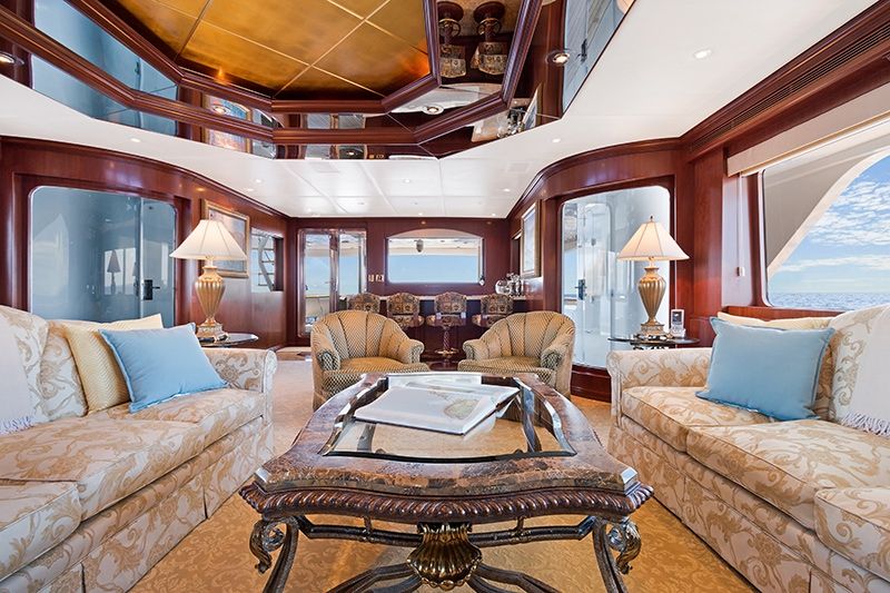 RELENTLESS Trinity 145 Luxury Superyacht Saloon
