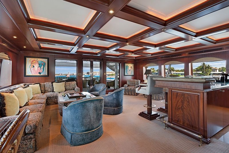 RELENTLESS Trinity 145 Luxury Superyacht Saloon