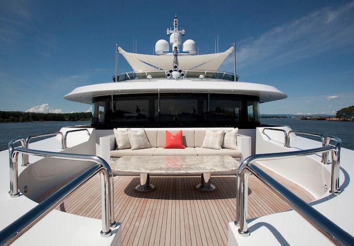 Bow seating area