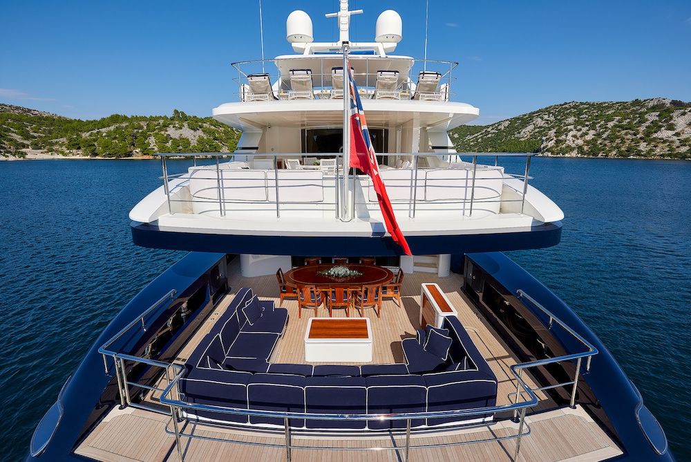 Mid Deck