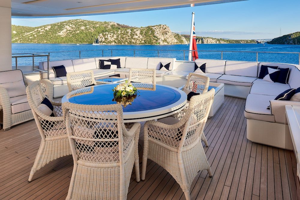 Al Fresco Dining