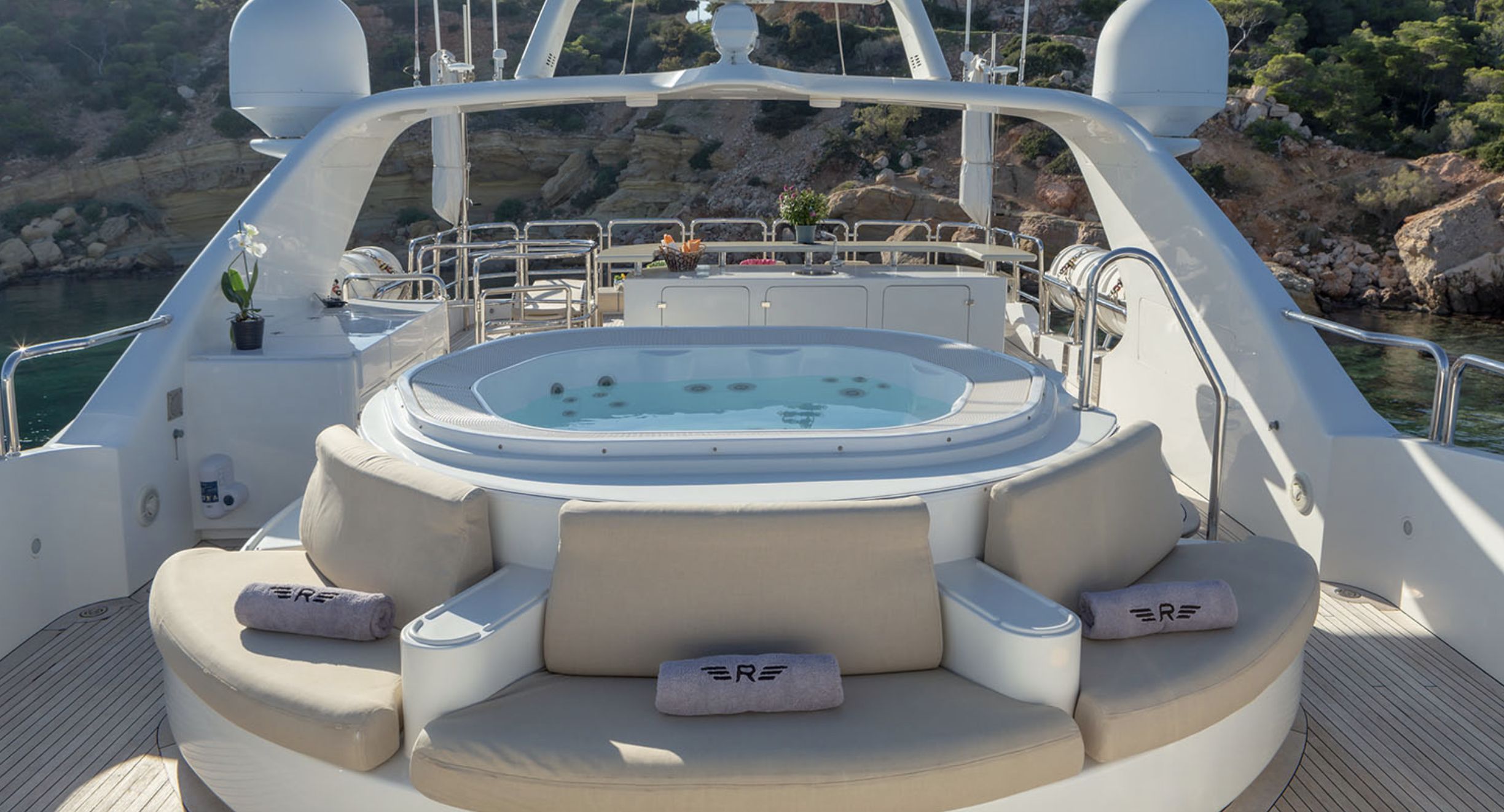 RIVA Benetti 120 Classic Jacuzzi